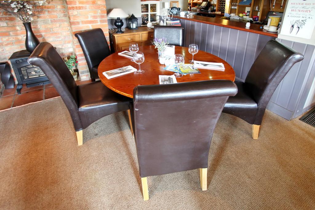ホテル The Potters Arms アマーシャム エクステリア 写真