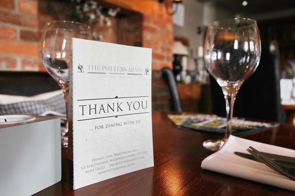 ホテル The Potters Arms アマーシャム エクステリア 写真
