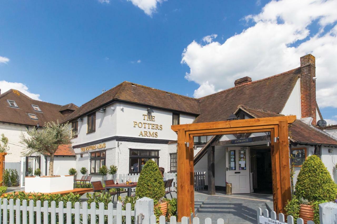ホテル The Potters Arms アマーシャム エクステリア 写真